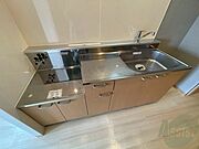 キッチンはスペースも広々していて使いやすそうですよ！