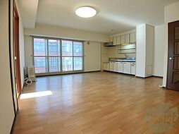 朝日プラザ偕楽園 6階4LDKのリビング/ダイニング