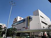 高槻駅(JR 東海道本線) 徒歩7分。 530m