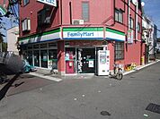 ファミリーマート 藤原春日町店 徒歩6分。 460m