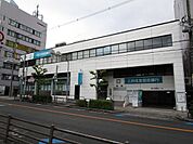 三井住友信託銀行　茨木支店 徒歩9分。 700m