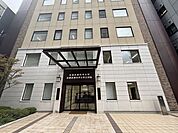 私立滋慶医療科学大学 徒歩10分。 740m