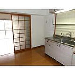 新光ビル 205 2階3LDKのリビング/ダイニング