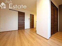 Grandtic Residence 堀田 201 2階1LDKのリビング/ダイニング