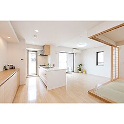 プライムメゾン御器所 5階2LDKのリビング/ダイニング