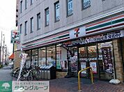 セブンイレブン名古屋尾頭橋店 徒歩4分。 270m