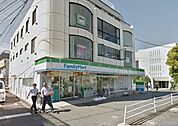 ファミリーマート大船駅北店 徒歩14分。コンビニ 1070m