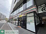 セブンイレブン横浜東戸塚駅東口店 徒歩2分。コンビニ 100m