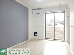 エレガンシア　V 101 1階1LDKのリビング/ダイニング