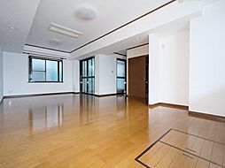 ネバタウンヒルズ 101 1階4SLDKのリビング/ダイニング