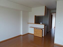 エヴァーグリーンIIIＢ 102 1階ワンルームのリビング/ダイニング