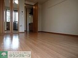 グレイシャス 101 1階1Kのリビング/ダイニング