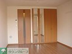 ジャルディニエールＡ 201 2階1Kのリビング/ダイニング