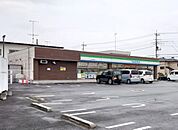 ファミリーマート ヤマキ東方店 徒歩5分。 360m