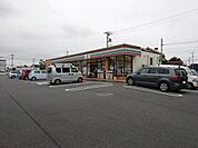 セブンイレブン 本庄南小学校前店 徒歩5分。 390m