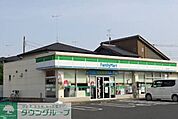 ファミリーマート熊谷拾六間店 徒歩17分。 1310m