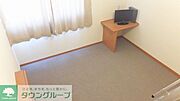 2Fの床面は、カーペット敷きです。