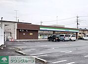 ファミリーマート ヤマキ東方店 徒歩7分。 560m