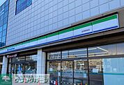 ファミリーマート加須駅前店 徒歩21分。 1680m