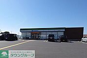 ファミリーマート 羽生上岩瀬店 徒歩16分。 1220m