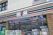 セブンイレブン館林栄町店 徒歩3分。 230m
