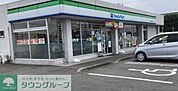 ファミリーマート妻沼道の駅前店 徒歩20分。 1580m