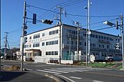 桶川市役所 589m