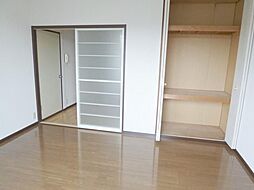 クレストコートＡ棟 1階3DKのリビング/ダイニング