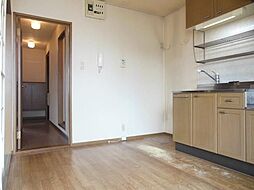 京王相模原線 橋本駅 バス20分 内出下車 徒歩3分の賃貸アパート 1階2DKのリビング/ダイニング