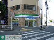 ファミリーマート福生駅前店 徒歩12分。コンビニ 890m