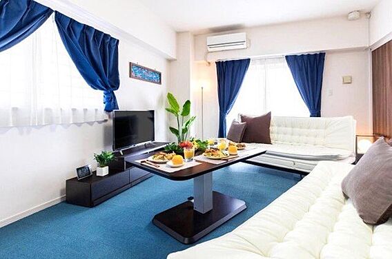 白と青でまとめ...