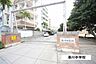 周辺：港川中学校 650m