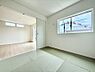 室内：2号棟  ■落ち着いた雰囲気のお部屋で心が安らぐ空間
