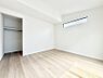 室内：1号棟  ■落ち着いた色合いのお部屋で穏やかな時間を楽しめます