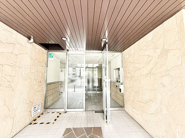 エントランスを拡大表示