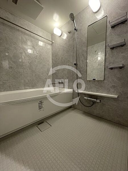画像7:グランデュール肥後橋　浴室