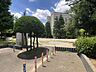 【下丸子多摩川公園】ベンチと広場のある公園です。武蔵新田駅まで徒歩約11分の場所にある公園です。 460m