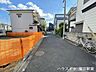 外観：前面道路含む現地写真