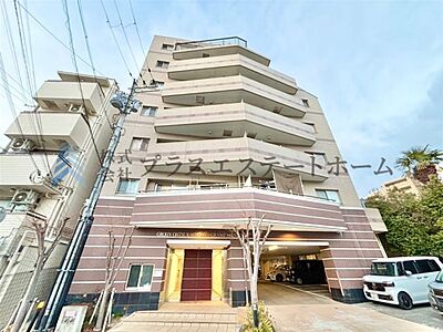 外観：タイル張りの綺麗なマンションです♪