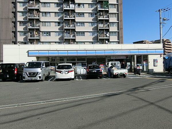 画像24:【コンビニエンスストア】ローソン　JR東岸和田駅前店まで412ｍ