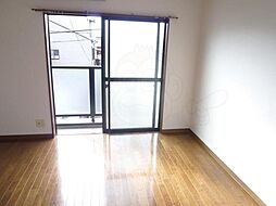 ファルコン 1階ワンルームのリビング/ダイニング