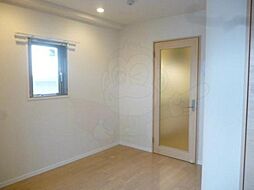 プレコート上鳥羽 3階1Kのリビング/ダイニング