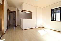 埼玉新都市交通 伊奈中央駅 徒歩4分の賃貸アパート 2階2LDKのリビング/ダイニング