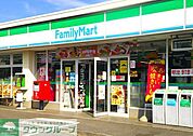 ファミリーマート上尾中妻五丁目店 徒歩1分。 40m
