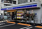 ローソン上尾谷津観音前店 徒歩8分。 600m