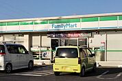 ファミリーマートさいたま別所町店 徒歩13分。 980m