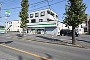 ファミリーマート なかむらや上尾店 1008m