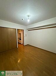 ドゥ・ミル・レジデンス 102 1階1LDKのリビング/ダイニング