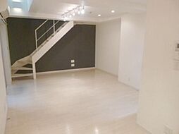 PLUME 104 1階1LDKのリビング/ダイニング