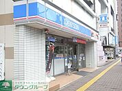 ローソン新宿水道町店 徒歩6分。 480m